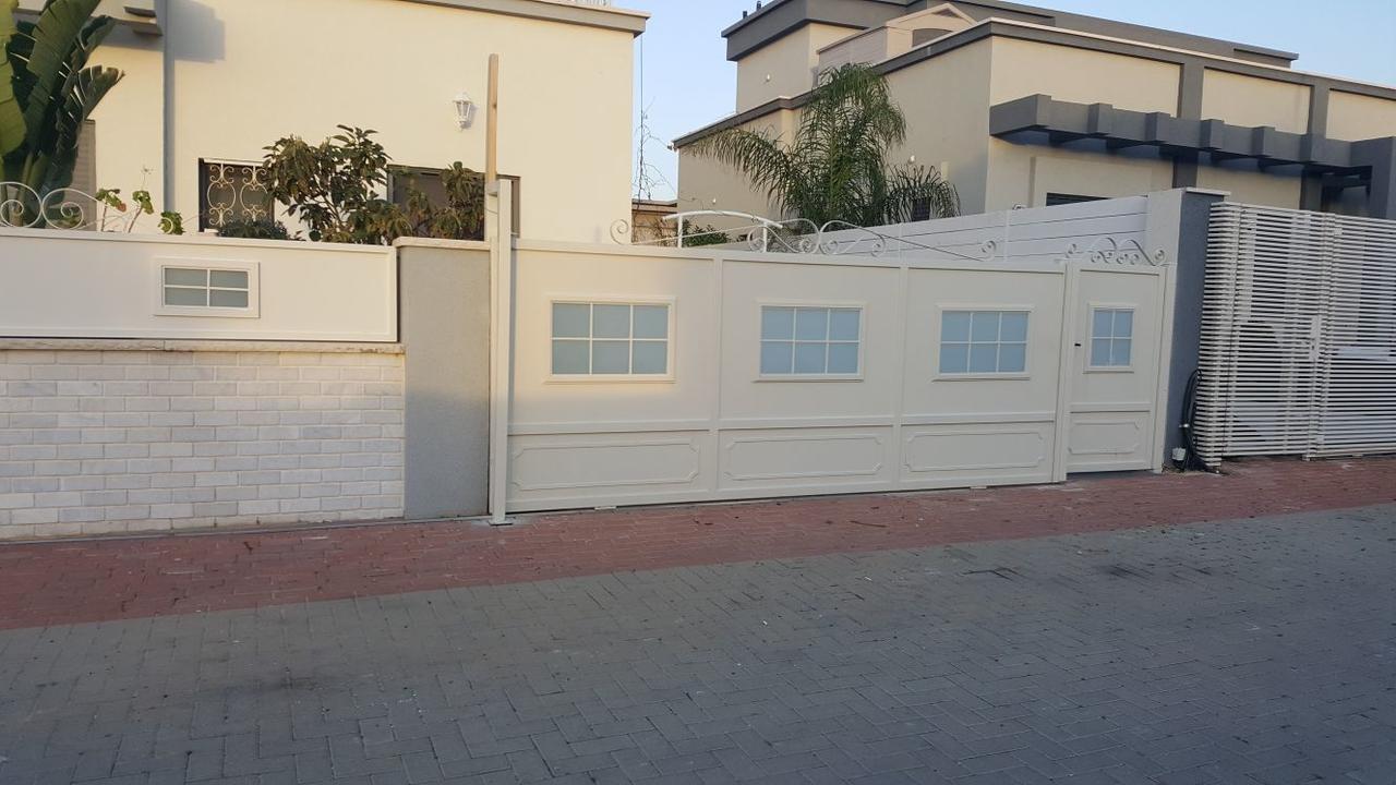 Regina'S Place Or Akiva Esterno foto